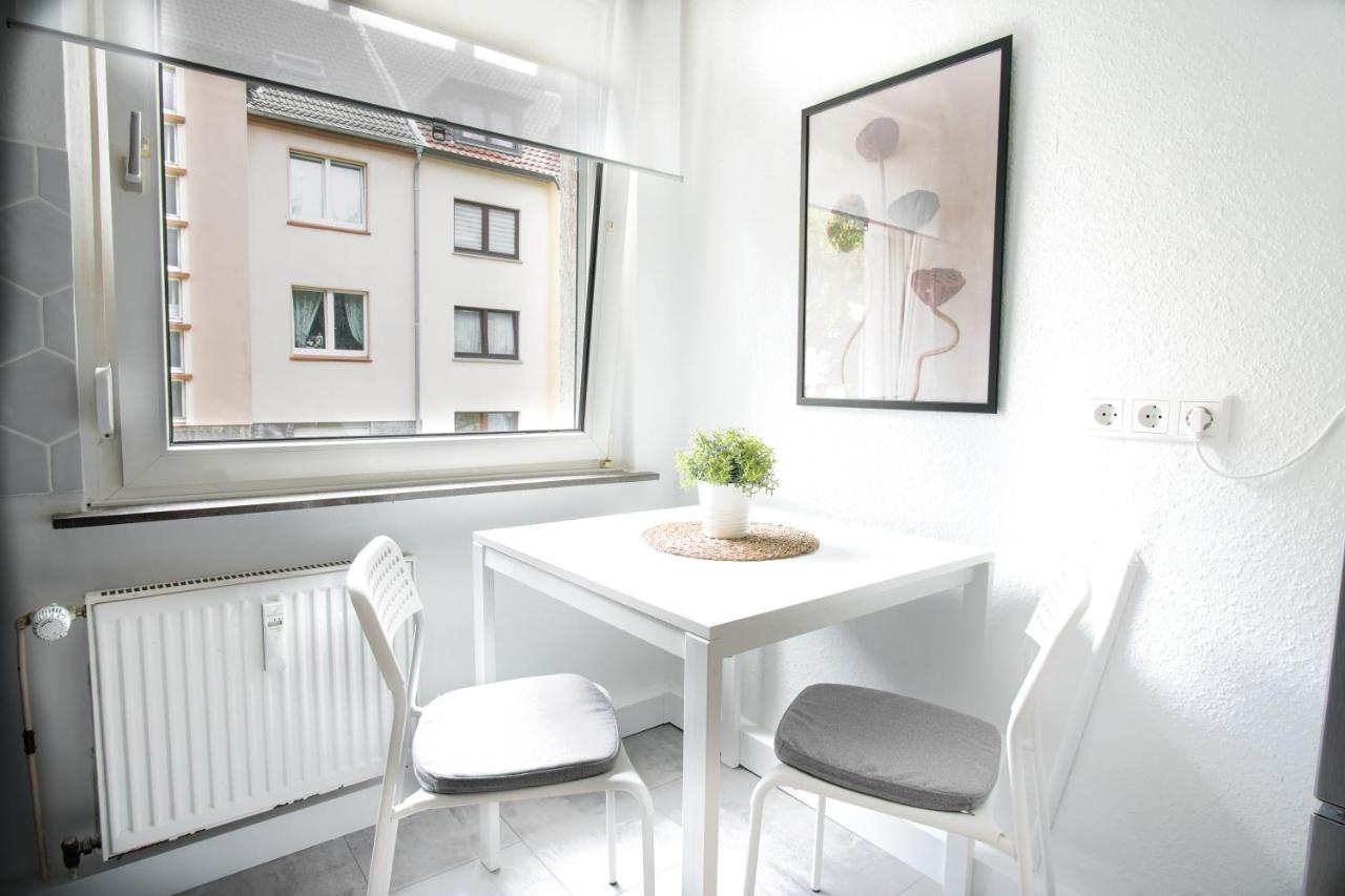 Homefy Bright And Cozy Holiday Apartment - Washer & Dryer - Free Parking Essen Kültér fotó